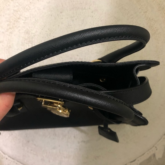 Michael Kors Purse - Picture 7 of 8